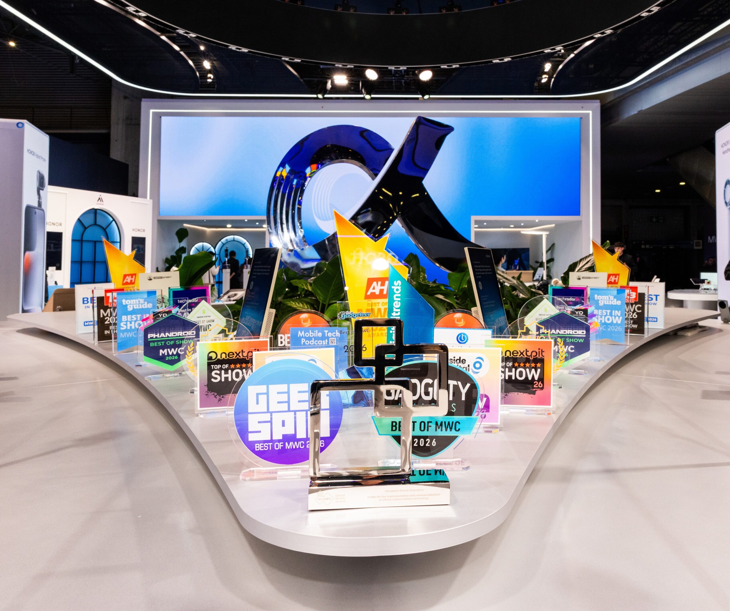 Honor-Earns-Global-Recognition-MWC-2026