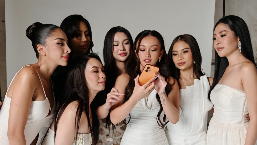 HONOR 600 spotted at Miss Universe Pre-pageant 02